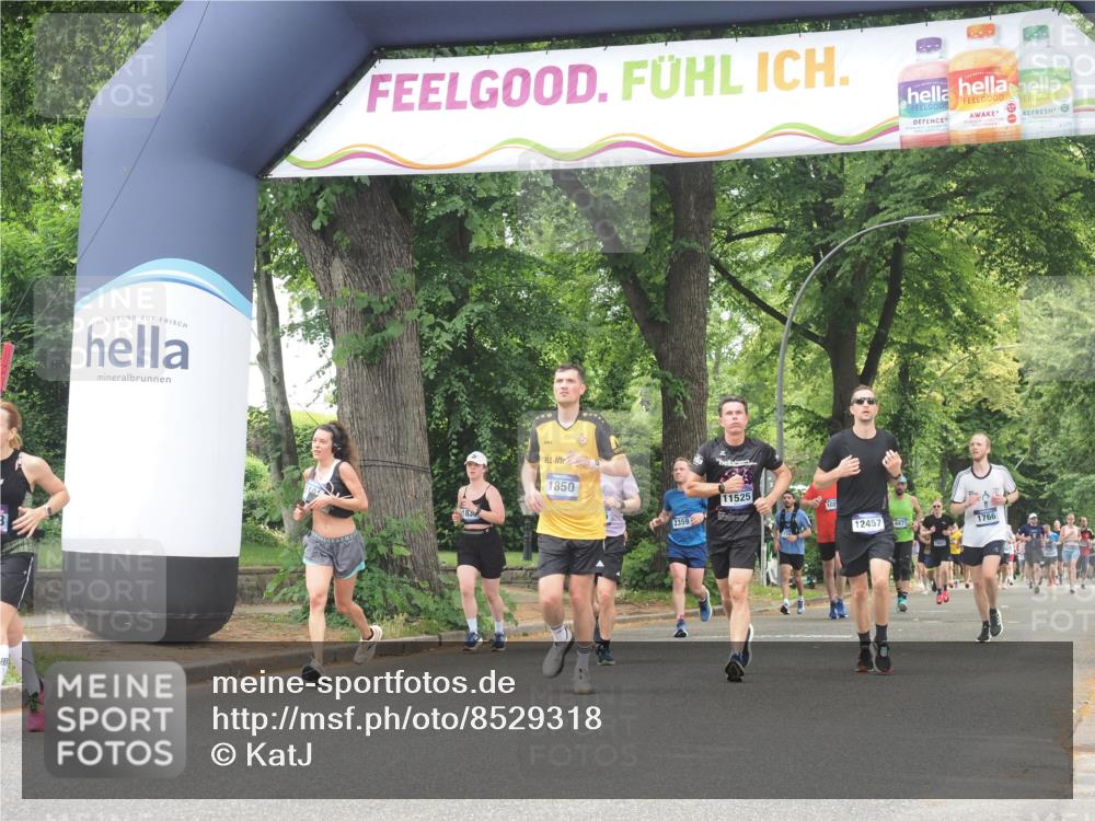 29.06.2025 - hella hamburg halbmarathon KatJ http://msf.ph/oto/8529318 29.06.2025 10:56:34 Zwischen KM18-KM19 1032, 1850, 5191, 5242 meine-sportfotos.de