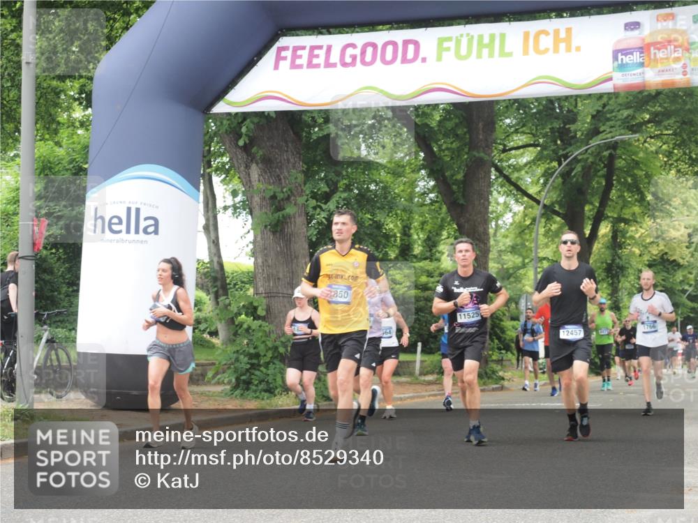 29.06.2025 - hella hamburg halbmarathon KatJ http://msf.ph/oto/8529340 29.06.2025 10:56:34 Zwischen KM18-KM19 1032, 1850, 5191, 5242 meine-sportfotos.de