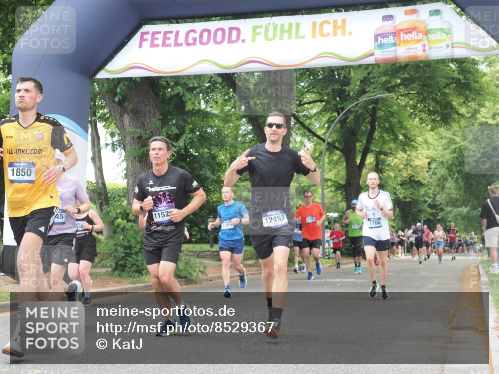 29.06.2025 - hella hamburg halbmarathon KatJ http://msf.ph/oto/8529367 29.06.2025 10:56:36 Zwischen KM18-KM19 1745, 1766, 1850, 5191, 5242, 6664 meine-sportfotos.de