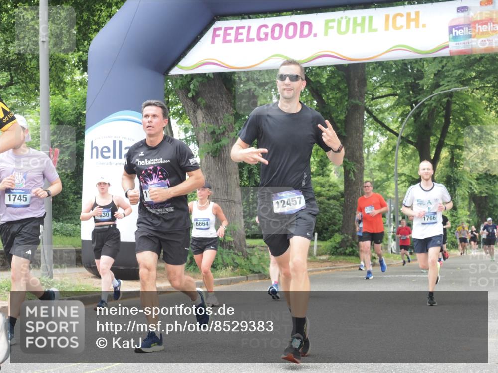 29.06.2025 - hella hamburg halbmarathon KatJ http://msf.ph/oto/8529383 29.06.2025 10:56:37 Zwischen KM18-KM19 1745, 1766, 1830, 1850, 5191, 5242, 6664 meine-sportfotos.de