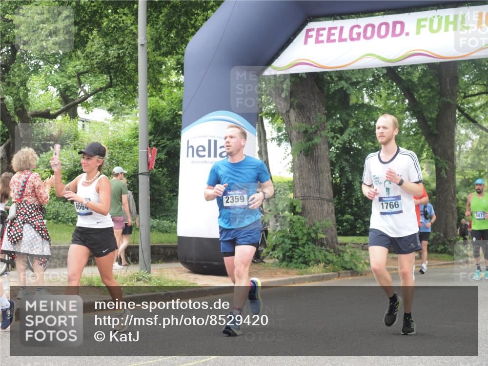 29.06.2025 - hella hamburg halbmarathon KatJ http://msf.ph/oto/8529420 29.06.2025 10:56:38 Zwischen KM18-KM19 1745, 1766, 1830, 1850, 2359, 5191, 5242, 6664 meine-sportfotos.de