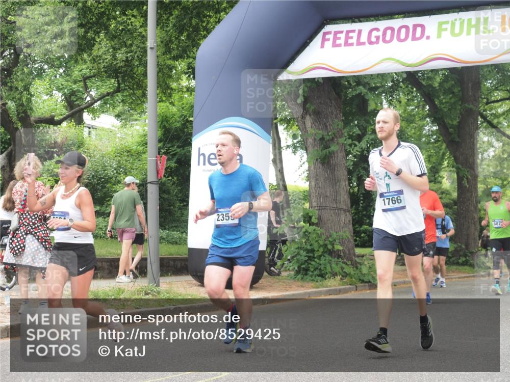 29.06.2025 - hella hamburg halbmarathon KatJ http://msf.ph/oto/8529425 29.06.2025 10:56:38 Zwischen KM18-KM19 1745, 1766, 1830, 1850, 2359, 5191, 5242, 6664 meine-sportfotos.de