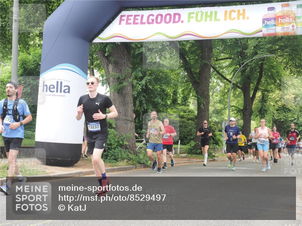 29.06.2025 - hella hamburg halbmarathon KatJ http://msf.ph/oto/8529497 29.06.2025 10:56:43 Zwischen KM18-KM19 1745, 1766, 1830, 2359, 6664, 6871 meine-sportfotos.de