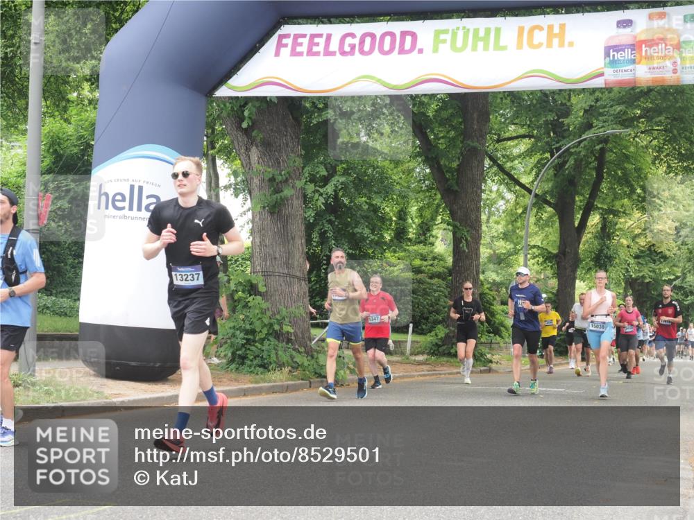 29.06.2025 - hella hamburg halbmarathon KatJ http://msf.ph/oto/8529501 29.06.2025 10:56:43 Zwischen KM18-KM19 1745, 1766, 1830, 2359, 6664, 6871 meine-sportfotos.de