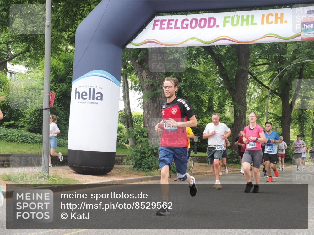 29.06.2025 - hella hamburg halbmarathon KatJ http://msf.ph/oto/8529562 29.06.2025 10:56:49 Zwischen KM18-KM19 1347, 4904 meine-sportfotos.de