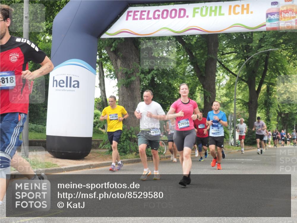 29.06.2025 - hella hamburg halbmarathon KatJ http://msf.ph/oto/8529580 29.06.2025 10:56:50 Zwischen KM18-KM19 1347, 4904 meine-sportfotos.de