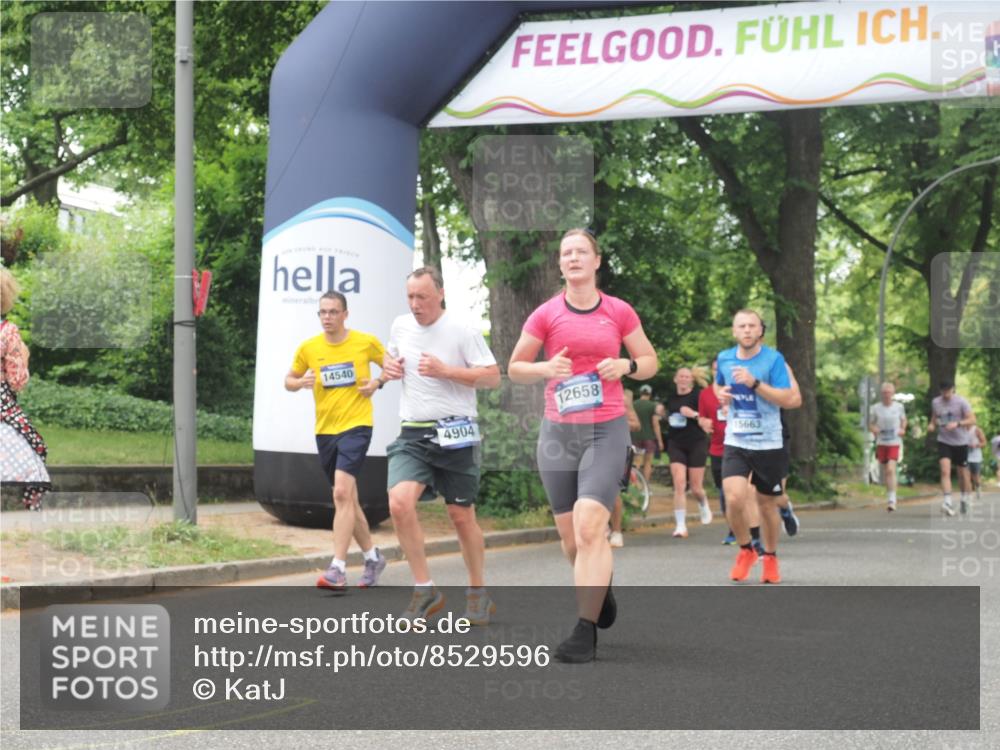29.06.2025 - hella hamburg halbmarathon KatJ http://msf.ph/oto/8529596 29.06.2025 10:56:50 Zwischen KM18-KM19 1347, 4904 meine-sportfotos.de