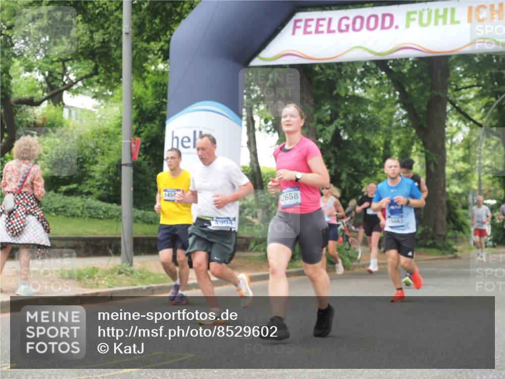 29.06.2025 - hella hamburg halbmarathon KatJ http://msf.ph/oto/8529602 29.06.2025 10:56:51 Zwischen KM18-KM19 1347, 4904 meine-sportfotos.de