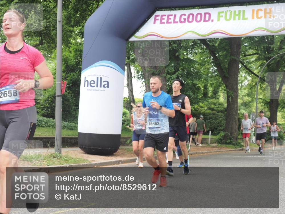 29.06.2025 - hella hamburg halbmarathon KatJ http://msf.ph/oto/8529612 29.06.2025 10:56:52 Zwischen KM18-KM19 1347, 4904 meine-sportfotos.de