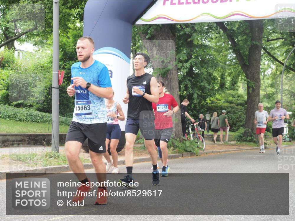 29.06.2025 - hella hamburg halbmarathon KatJ http://msf.ph/oto/8529617 29.06.2025 10:56:52 Zwischen KM18-KM19 1347, 4904 meine-sportfotos.de