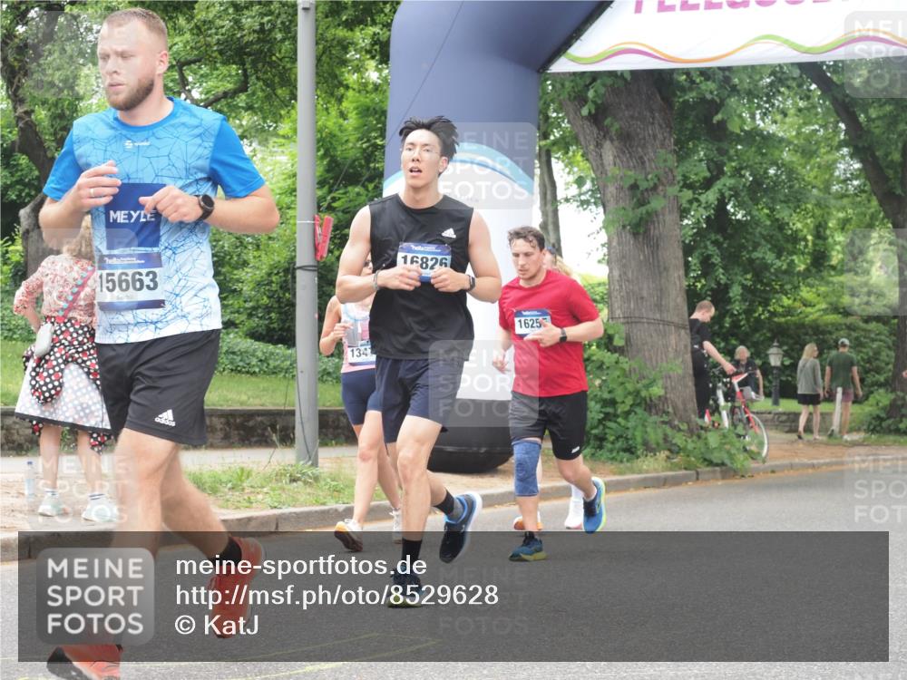 29.06.2025 - hella hamburg halbmarathon KatJ http://msf.ph/oto/8529628 29.06.2025 10:56:53 Zwischen KM18-KM19 1347, 4904 meine-sportfotos.de