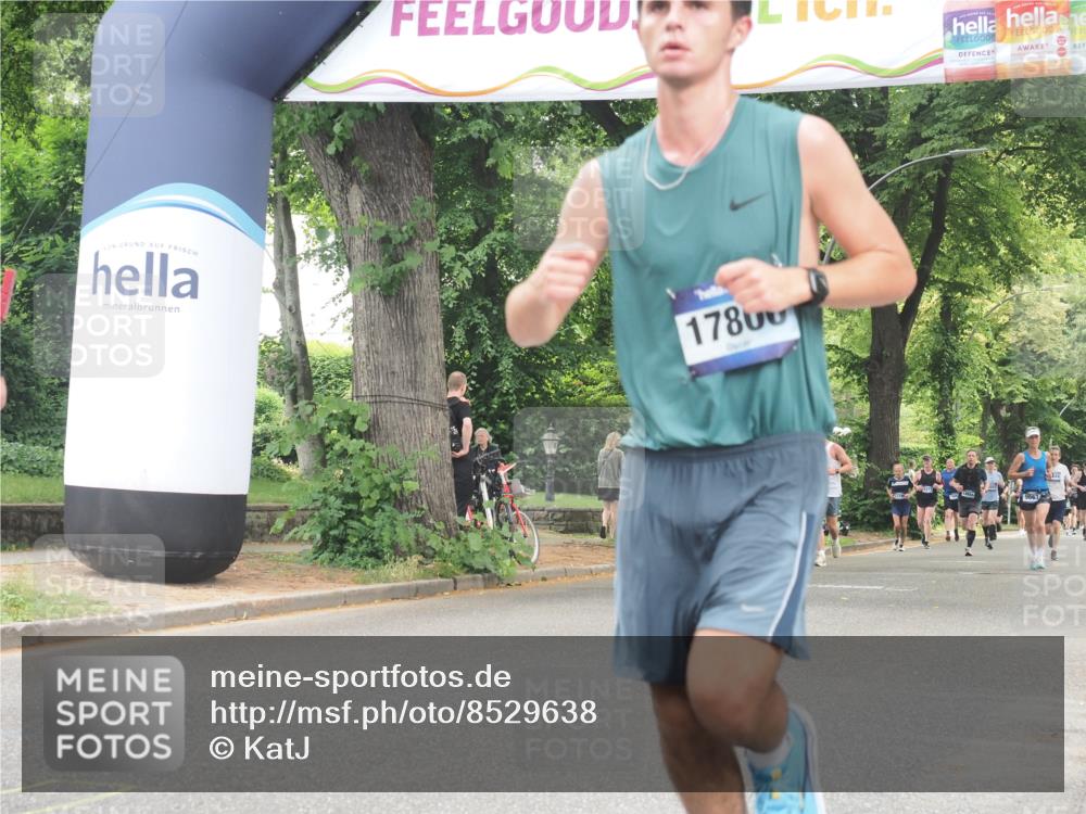 29.06.2025 - hella hamburg halbmarathon KatJ http://msf.ph/oto/8529638 29.06.2025 10:56:54 Zwischen KM18-KM19 1347, 4904 meine-sportfotos.de