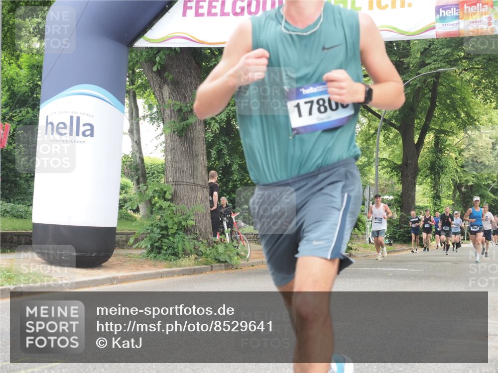 29.06.2025 - hella hamburg halbmarathon KatJ http://msf.ph/oto/8529641 29.06.2025 10:56:54 Zwischen KM18-KM19 1347, 4904 meine-sportfotos.de