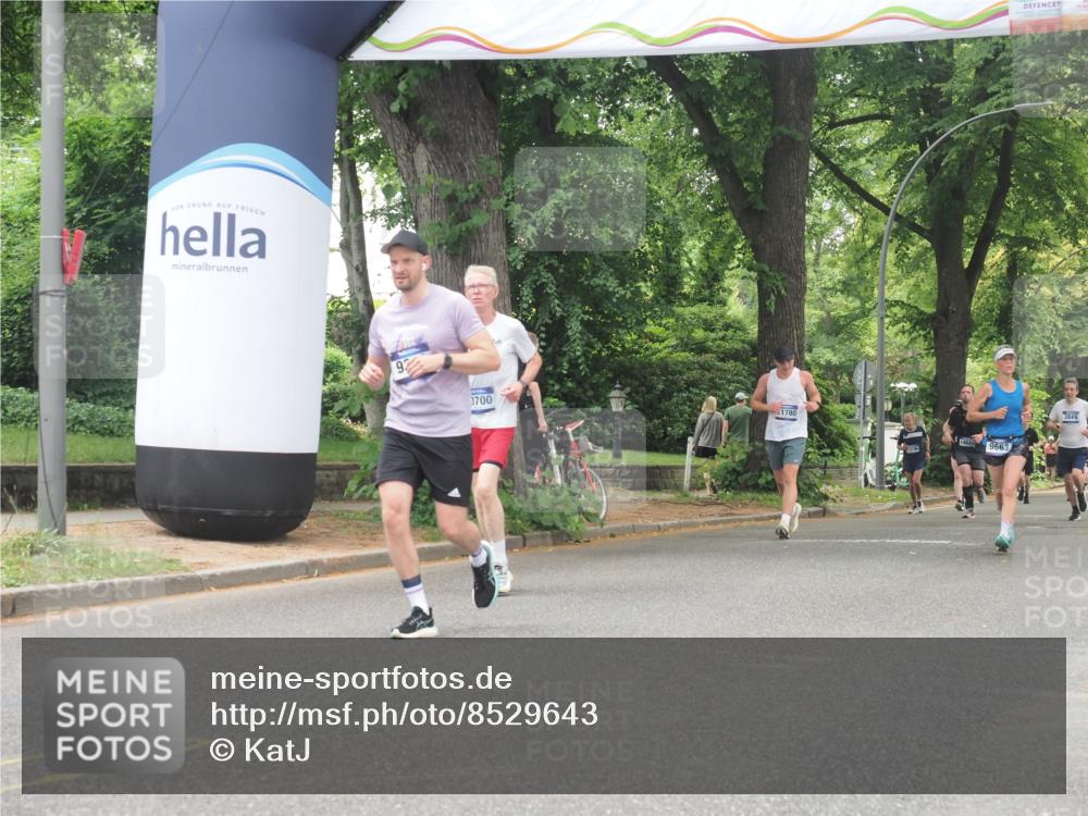 29.06.2025 - hella hamburg halbmarathon KatJ http://msf.ph/oto/8529643 29.06.2025 10:56:57 Zwischen KM18-KM19 4904 meine-sportfotos.de
