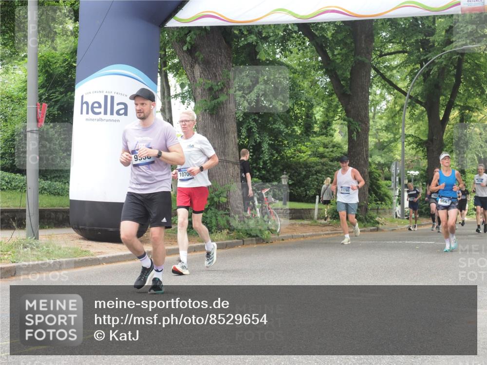 29.06.2025 - hella hamburg halbmarathon KatJ http://msf.ph/oto/8529654 29.06.2025 10:56:57 Zwischen KM18-KM19 4904 meine-sportfotos.de