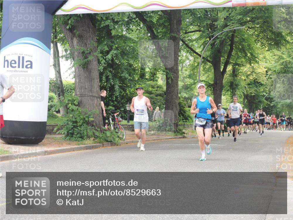 29.06.2025 - hella hamburg halbmarathon KatJ http://msf.ph/oto/8529663 29.06.2025 10:56:59 Zwischen KM18-KM19  meine-sportfotos.de