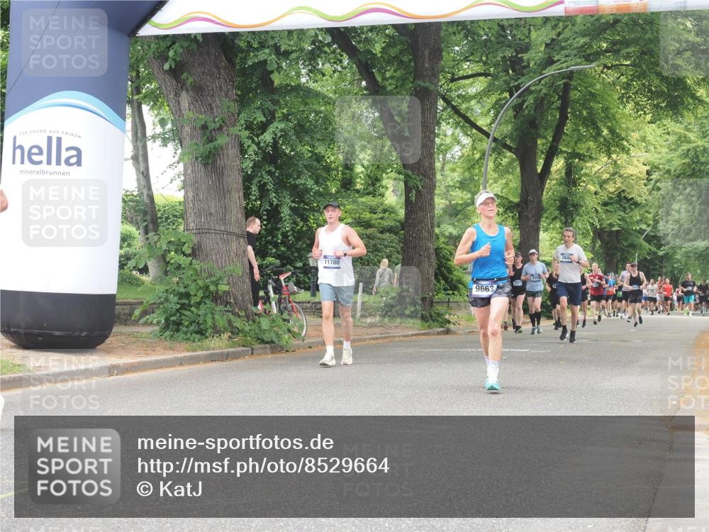 29.06.2025 - hella hamburg halbmarathon KatJ http://msf.ph/oto/8529664 29.06.2025 10:56:59 Zwischen KM18-KM19  meine-sportfotos.de