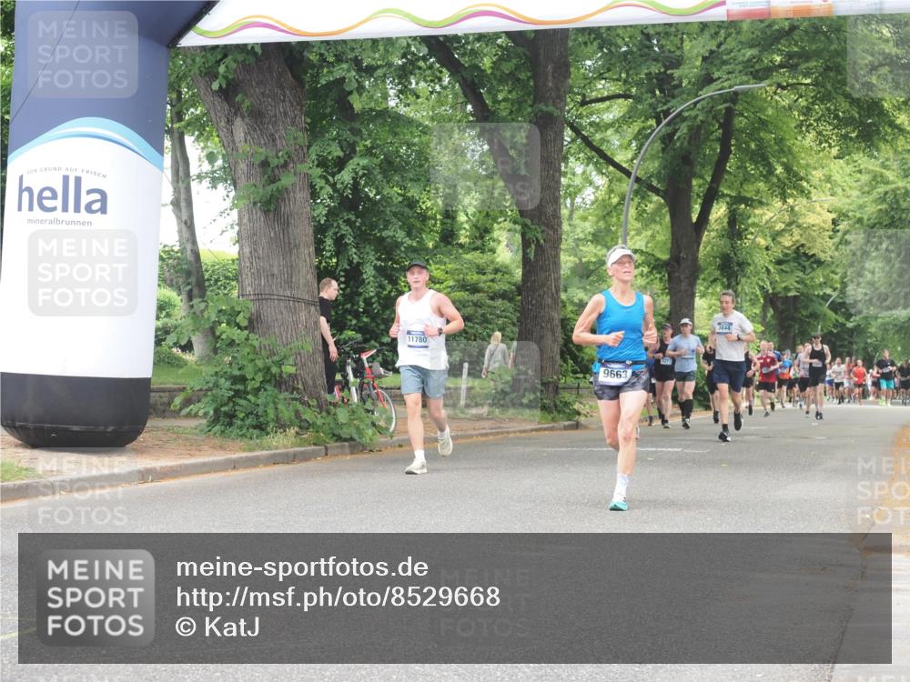 29.06.2025 - hella hamburg halbmarathon KatJ http://msf.ph/oto/8529668 29.06.2025 10:56:59 Zwischen KM18-KM19  meine-sportfotos.de
