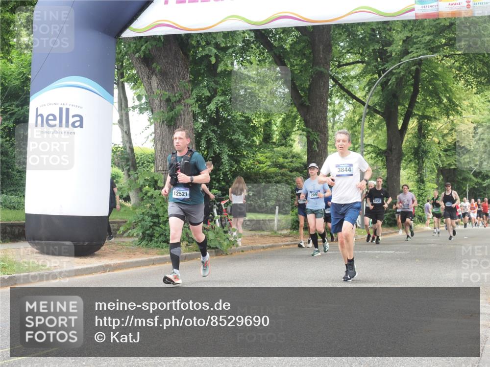 29.06.2025 - hella hamburg halbmarathon KatJ http://msf.ph/oto/8529690 29.06.2025 10:57:03 Zwischen KM18-KM19 3844 meine-sportfotos.de