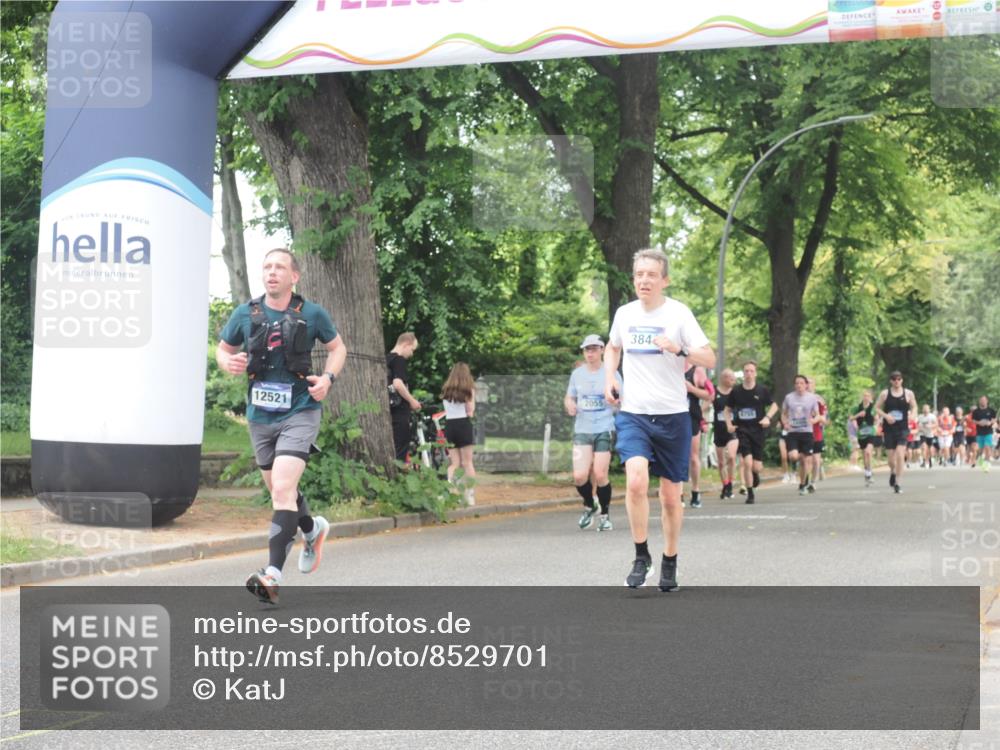 29.06.2025 - hella hamburg halbmarathon KatJ http://msf.ph/oto/8529701 29.06.2025 10:57:03 Zwischen KM18-KM19 3844 meine-sportfotos.de