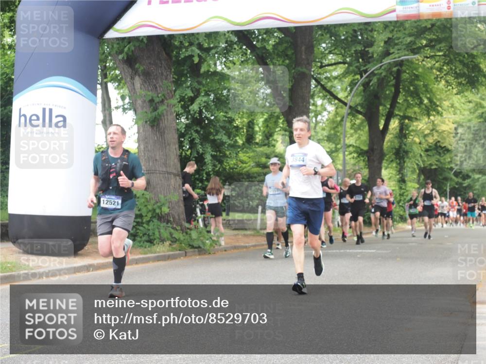 29.06.2025 - hella hamburg halbmarathon KatJ http://msf.ph/oto/8529703 29.06.2025 10:57:03 Zwischen KM18-KM19 3844 meine-sportfotos.de