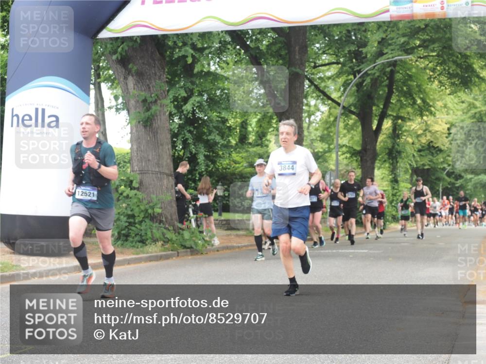 29.06.2025 - hella hamburg halbmarathon KatJ http://msf.ph/oto/8529707 29.06.2025 10:57:03 Zwischen KM18-KM19 3844 meine-sportfotos.de