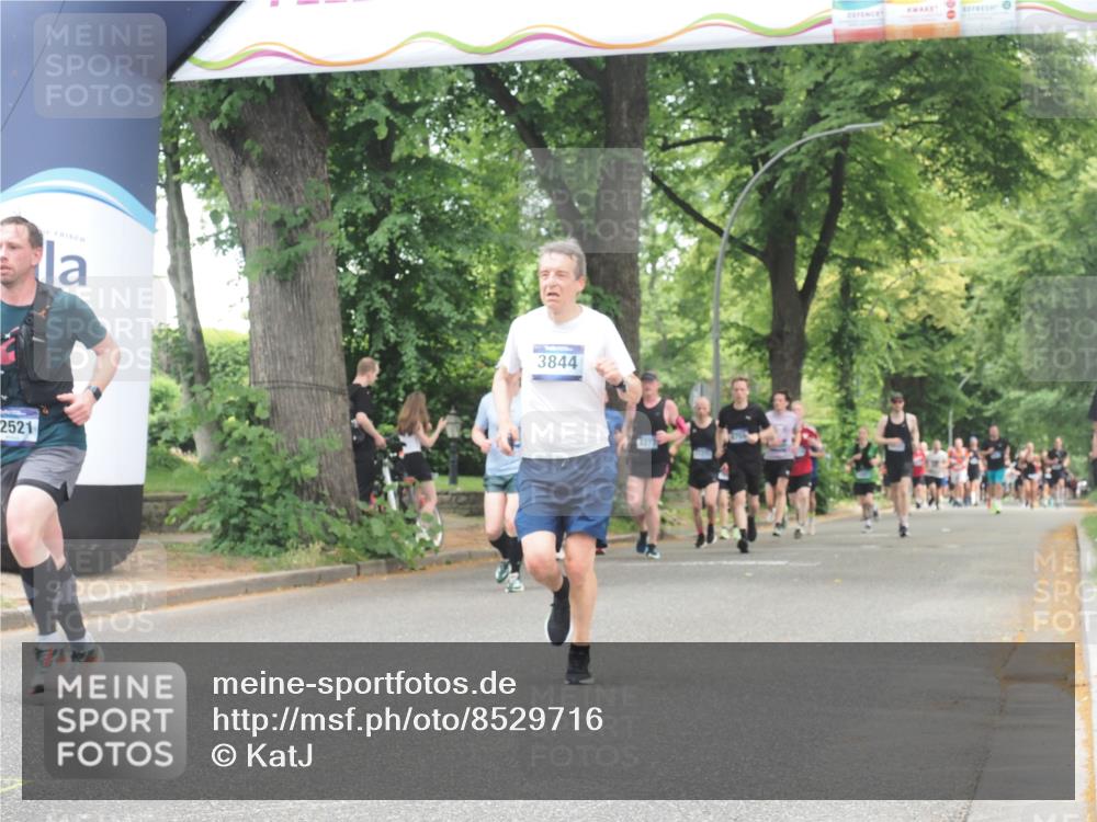29.06.2025 - hella hamburg halbmarathon KatJ http://msf.ph/oto/8529716 29.06.2025 10:57:03 Zwischen KM18-KM19 3844 meine-sportfotos.de