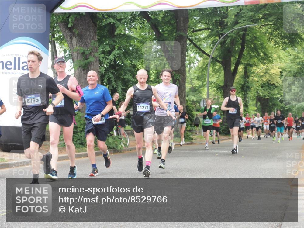 29.06.2025 - hella hamburg halbmarathon KatJ http://msf.ph/oto/8529766 29.06.2025 10:57:08 Zwischen KM18-KM19 2055, 2277, 3834, 3844, 8755 meine-sportfotos.de