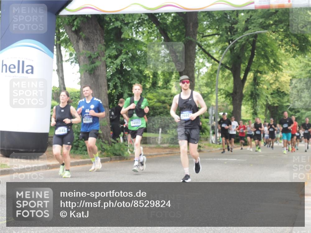 29.06.2025 - hella hamburg halbmarathon KatJ http://msf.ph/oto/8529824 29.06.2025 10:57:11 Zwischen KM18-KM19 2055, 2277, 3834, 5845, 8755 meine-sportfotos.de