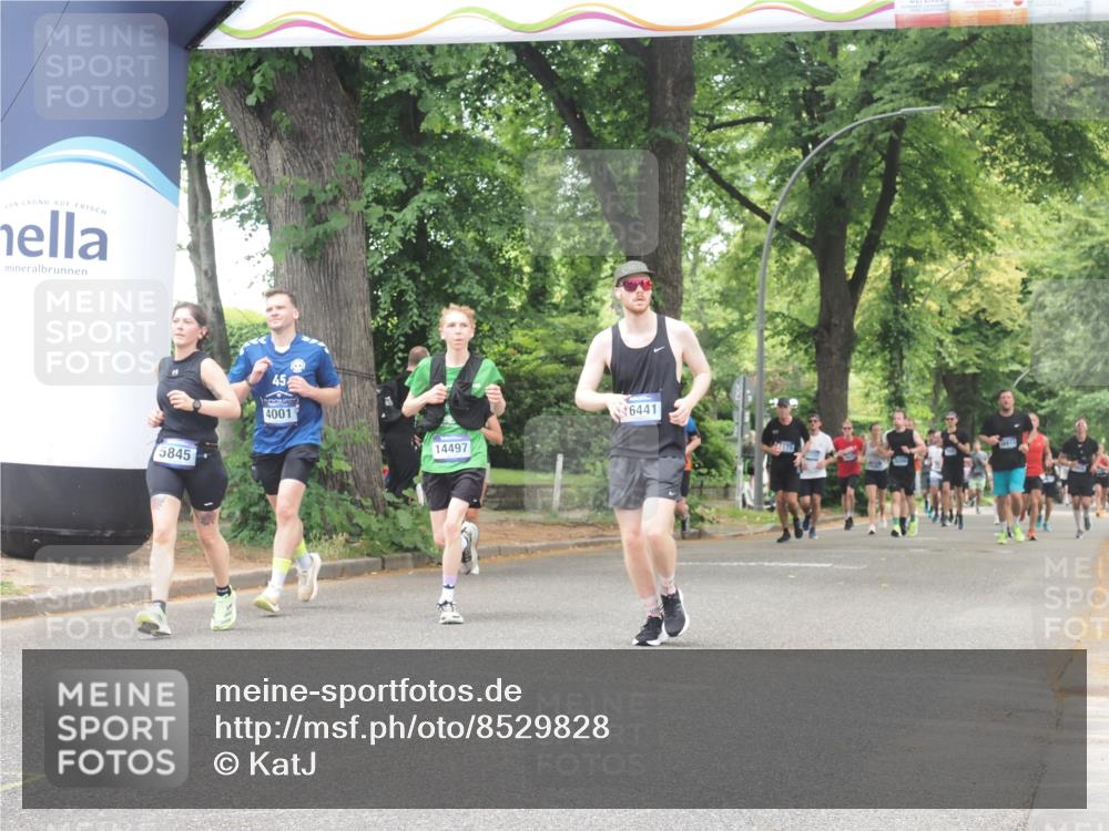 29.06.2025 - hella hamburg halbmarathon KatJ http://msf.ph/oto/8529828 29.06.2025 10:57:11 Zwischen KM18-KM19 2055, 2277, 3834, 5845, 8755 meine-sportfotos.de