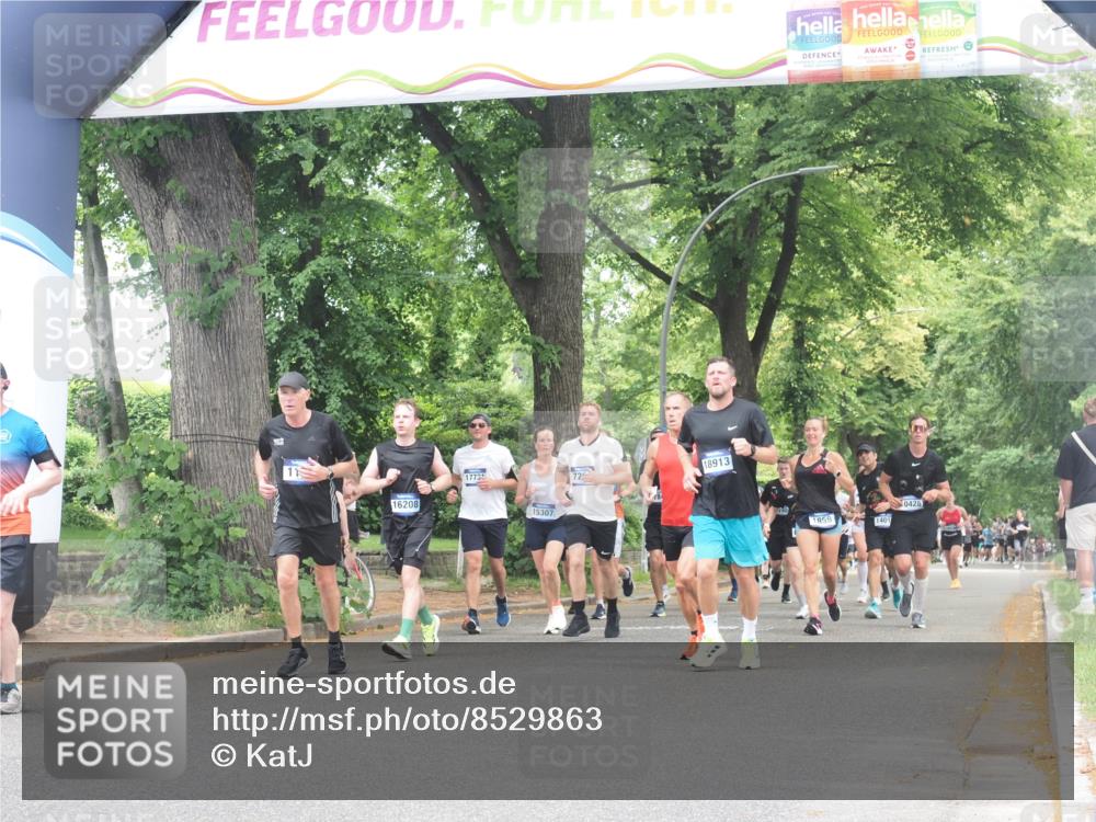 29.06.2025 - hella hamburg halbmarathon KatJ http://msf.ph/oto/8529863 29.06.2025 10:57:17 Zwischen KM18-KM19 1527, 3729, 5845 meine-sportfotos.de