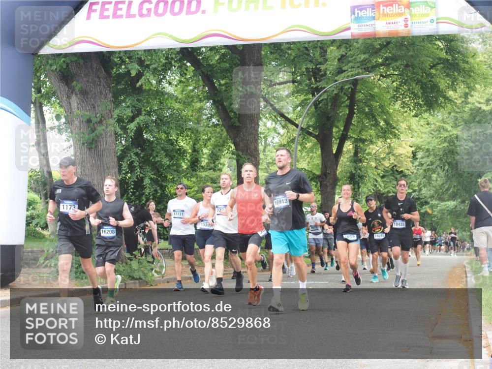 29.06.2025 - hella hamburg halbmarathon KatJ http://msf.ph/oto/8529868 29.06.2025 10:57:17 Zwischen KM18-KM19 1527, 3729, 5845 meine-sportfotos.de