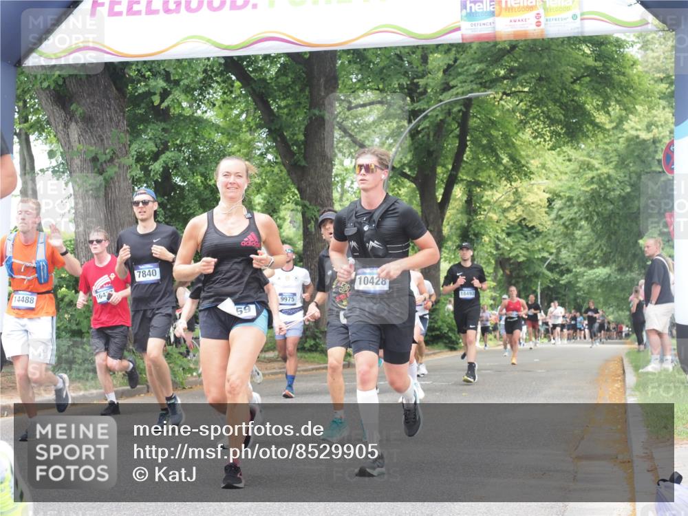 29.06.2025 - hella hamburg halbmarathon KatJ http://msf.ph/oto/8529905 29.06.2025 10:57:20 Zwischen KM18-KM19 1173, 1527, 1859, 3729, 7209, 7840 meine-sportfotos.de