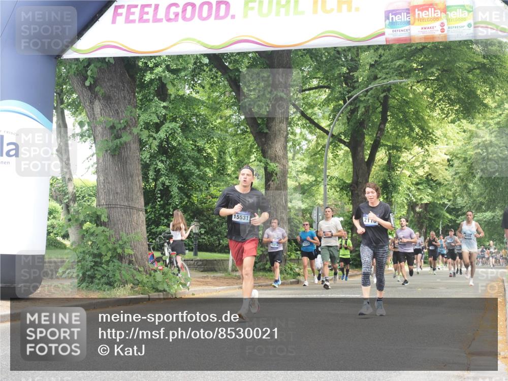 29.06.2025 - hella hamburg halbmarathon KatJ http://msf.ph/oto/8530021 29.06.2025 10:57:32 Zwischen KM18-KM19  meine-sportfotos.de