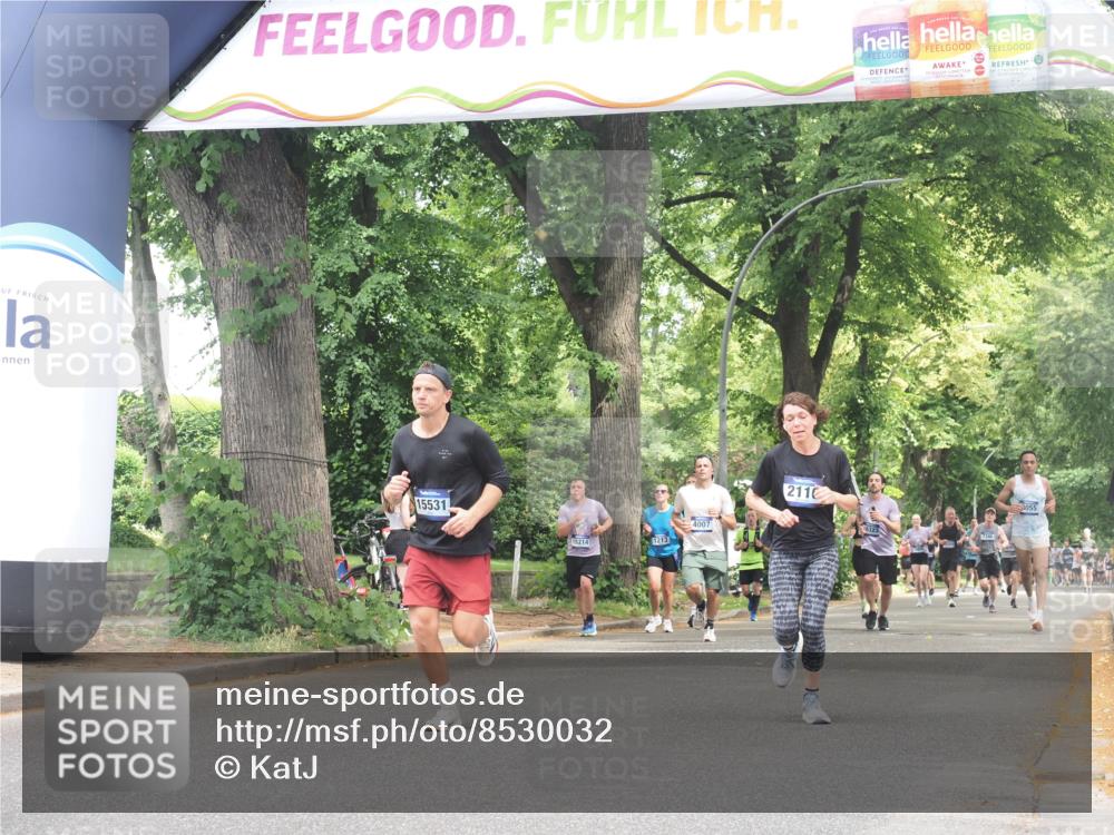 29.06.2025 - hella hamburg halbmarathon KatJ http://msf.ph/oto/8530032 29.06.2025 10:57:33 Zwischen KM18-KM19 2110 meine-sportfotos.de