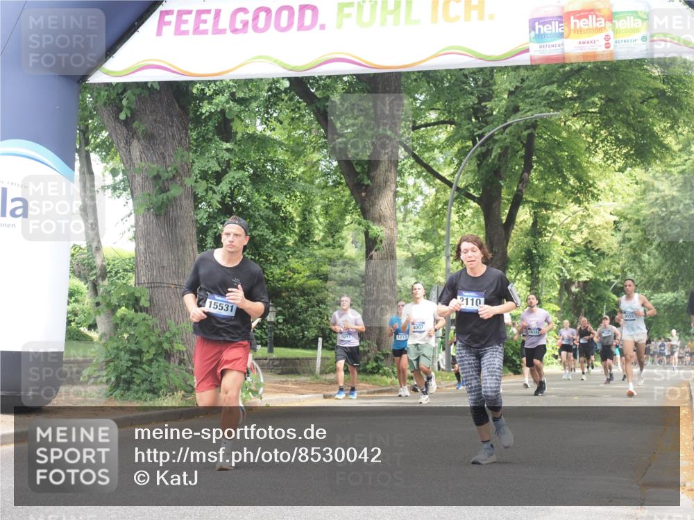 29.06.2025 - hella hamburg halbmarathon KatJ http://msf.ph/oto/8530042 29.06.2025 10:57:33 Zwischen KM18-KM19 2110 meine-sportfotos.de