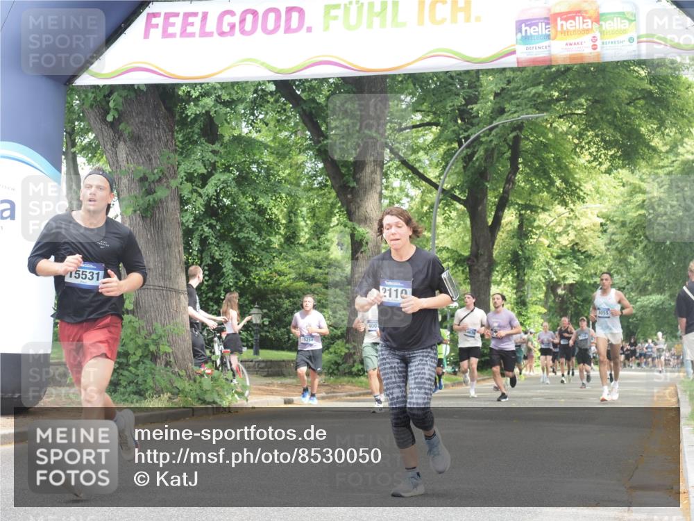 29.06.2025 - hella hamburg halbmarathon KatJ http://msf.ph/oto/8530050 29.06.2025 10:57:34 Zwischen KM18-KM19 2110 meine-sportfotos.de