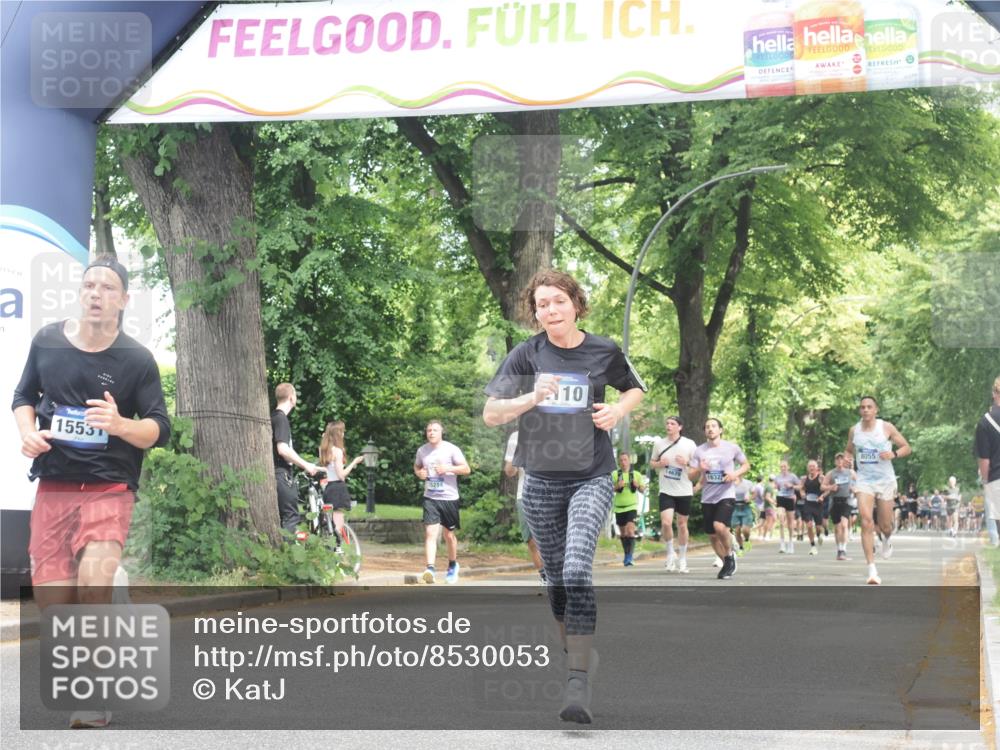 29.06.2025 - hella hamburg halbmarathon KatJ http://msf.ph/oto/8530053 29.06.2025 10:57:34 Zwischen KM18-KM19 2110 meine-sportfotos.de