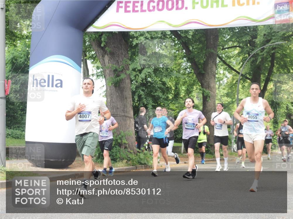 29.06.2025 - hella hamburg halbmarathon KatJ http://msf.ph/oto/8530112 29.06.2025 10:57:37 Zwischen KM18-KM19 1213, 2110, 4007, 8055 meine-sportfotos.de
