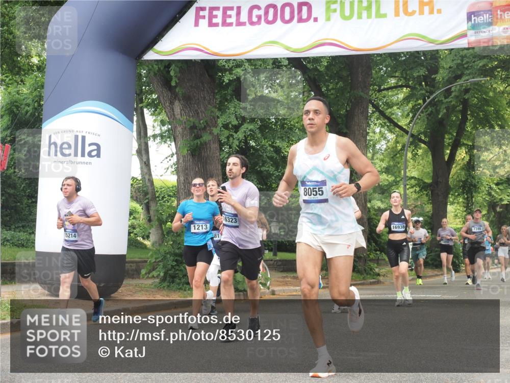 29.06.2025 - hella hamburg halbmarathon KatJ http://msf.ph/oto/8530125 29.06.2025 10:57:38 Zwischen KM18-KM19 1213, 2110, 4007, 7881, 8055 meine-sportfotos.de