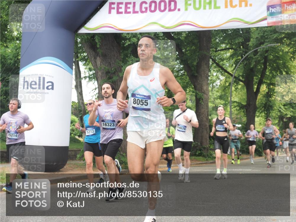 29.06.2025 - hella hamburg halbmarathon KatJ http://msf.ph/oto/8530135 29.06.2025 10:57:39 Zwischen KM18-KM19 1213, 2110, 4007, 7881, 8055 meine-sportfotos.de