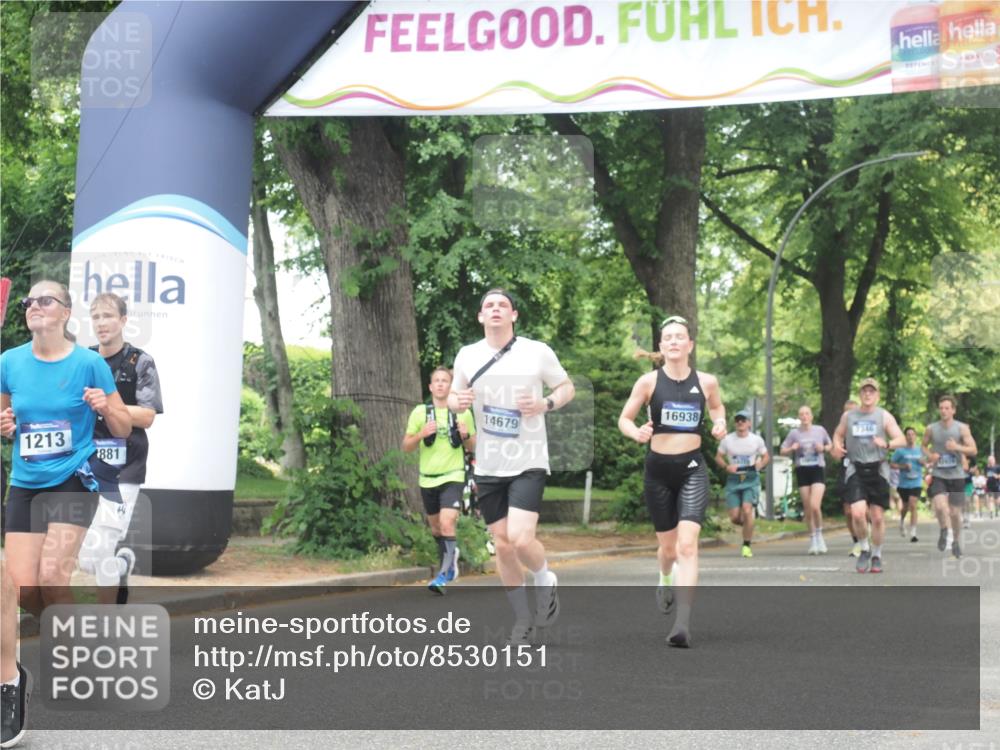 29.06.2025 - hella hamburg halbmarathon KatJ http://msf.ph/oto/8530151 29.06.2025 10:57:40 Zwischen KM18-KM19 1213, 2110, 4007, 7881, 8055 meine-sportfotos.de