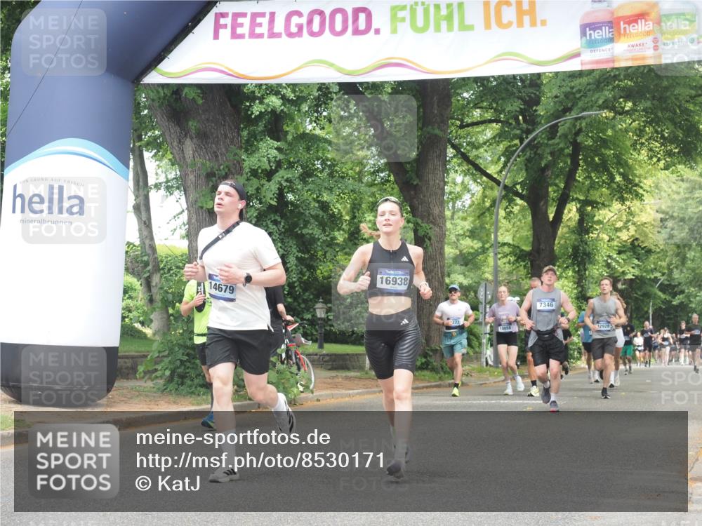 29.06.2025 - hella hamburg halbmarathon KatJ http://msf.ph/oto/8530171 29.06.2025 10:57:40 Zwischen KM18-KM19 1213, 2110, 4007, 7881, 8055 meine-sportfotos.de