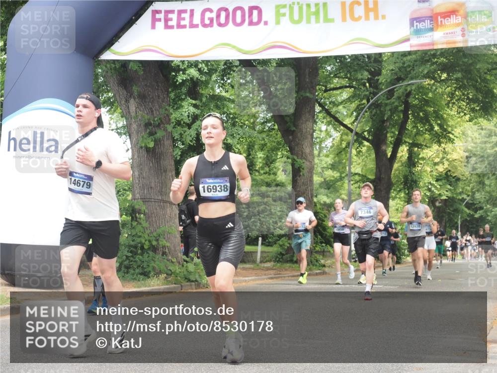 29.06.2025 - hella hamburg halbmarathon KatJ http://msf.ph/oto/8530178 29.06.2025 10:57:41 Zwischen KM18-KM19 1213, 2110, 4007, 7346, 7881, 8055 meine-sportfotos.de