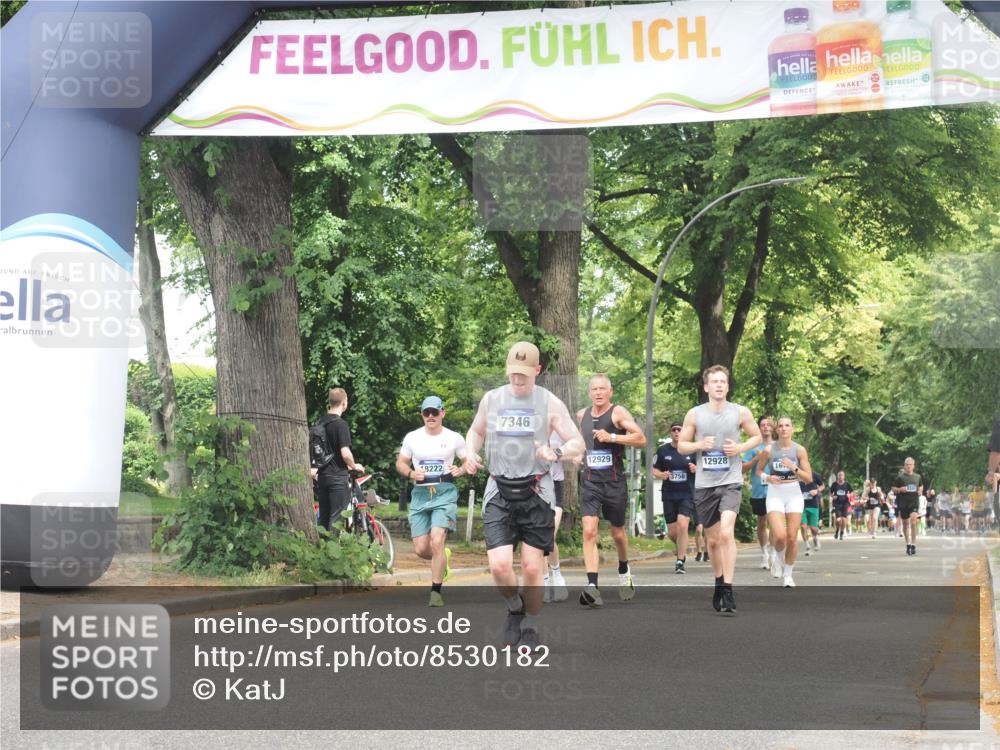 29.06.2025 - hella hamburg halbmarathon KatJ http://msf.ph/oto/8530182 29.06.2025 10:57:43 Zwischen KM18-KM19 1213, 4007, 7346, 7881, 8001, 8055 meine-sportfotos.de