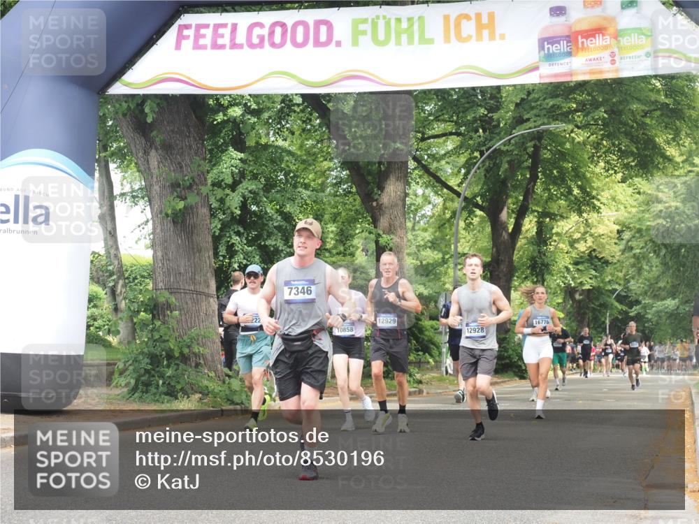 29.06.2025 - hella hamburg halbmarathon KatJ http://msf.ph/oto/8530196 29.06.2025 10:57:43 Zwischen KM18-KM19 1213, 4007, 7346, 7881, 8001, 8055 meine-sportfotos.de