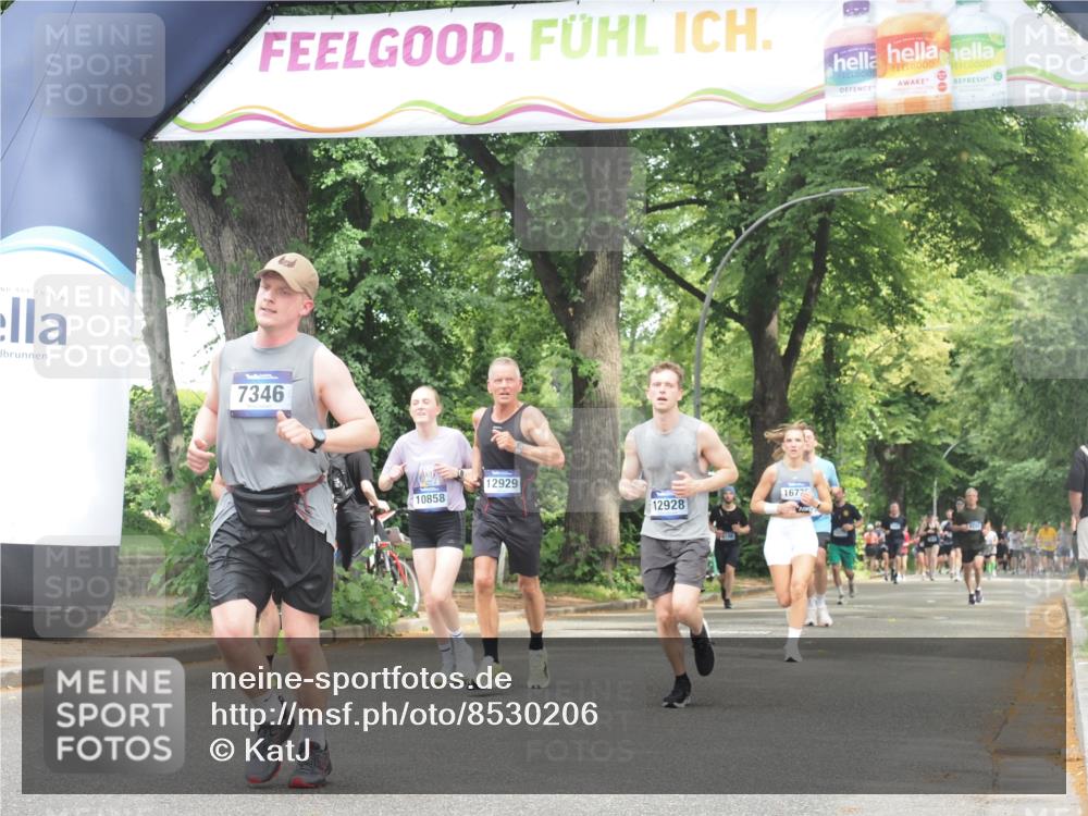 29.06.2025 - hella hamburg halbmarathon KatJ http://msf.ph/oto/8530206 29.06.2025 10:57:44 Zwischen KM18-KM19 1213, 7346, 7881, 8001, 8055 meine-sportfotos.de