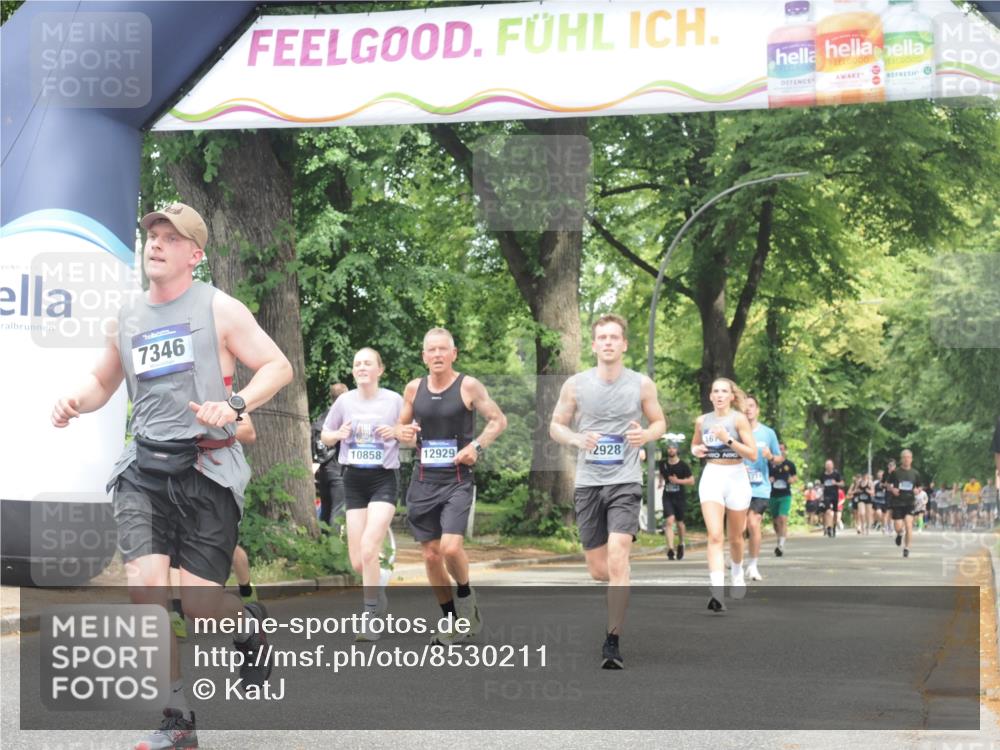 29.06.2025 - hella hamburg halbmarathon KatJ http://msf.ph/oto/8530211 29.06.2025 10:57:44 Zwischen KM18-KM19 1213, 7346, 7881, 8001, 8055 meine-sportfotos.de