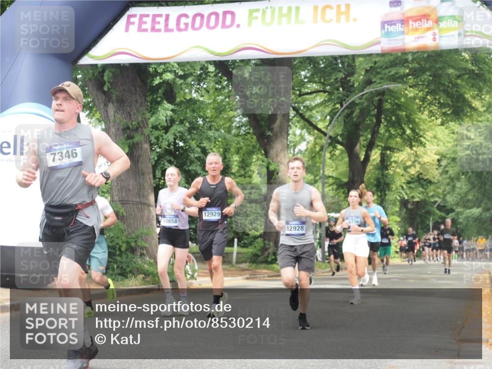 29.06.2025 - hella hamburg halbmarathon KatJ http://msf.ph/oto/8530214 29.06.2025 10:57:44 Zwischen KM18-KM19 1213, 7346, 7881, 8001, 8055 meine-sportfotos.de