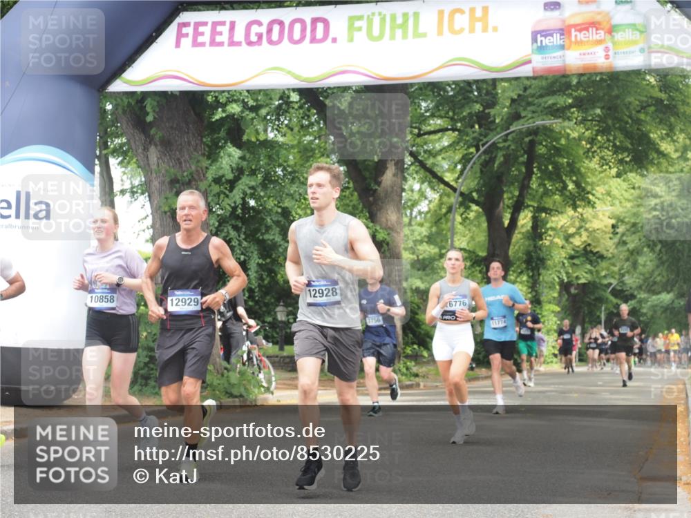 29.06.2025 - hella hamburg halbmarathon KatJ http://msf.ph/oto/8530225 29.06.2025 10:57:45 Zwischen KM18-KM19 7346, 7881, 8001, 8055 meine-sportfotos.de
